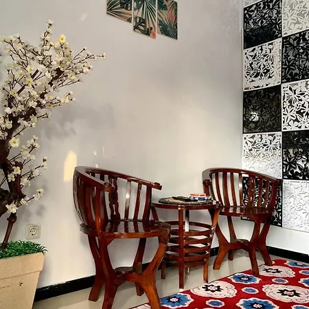 Kayz Villa Batu dengan Kolam Renang Pribadi-3